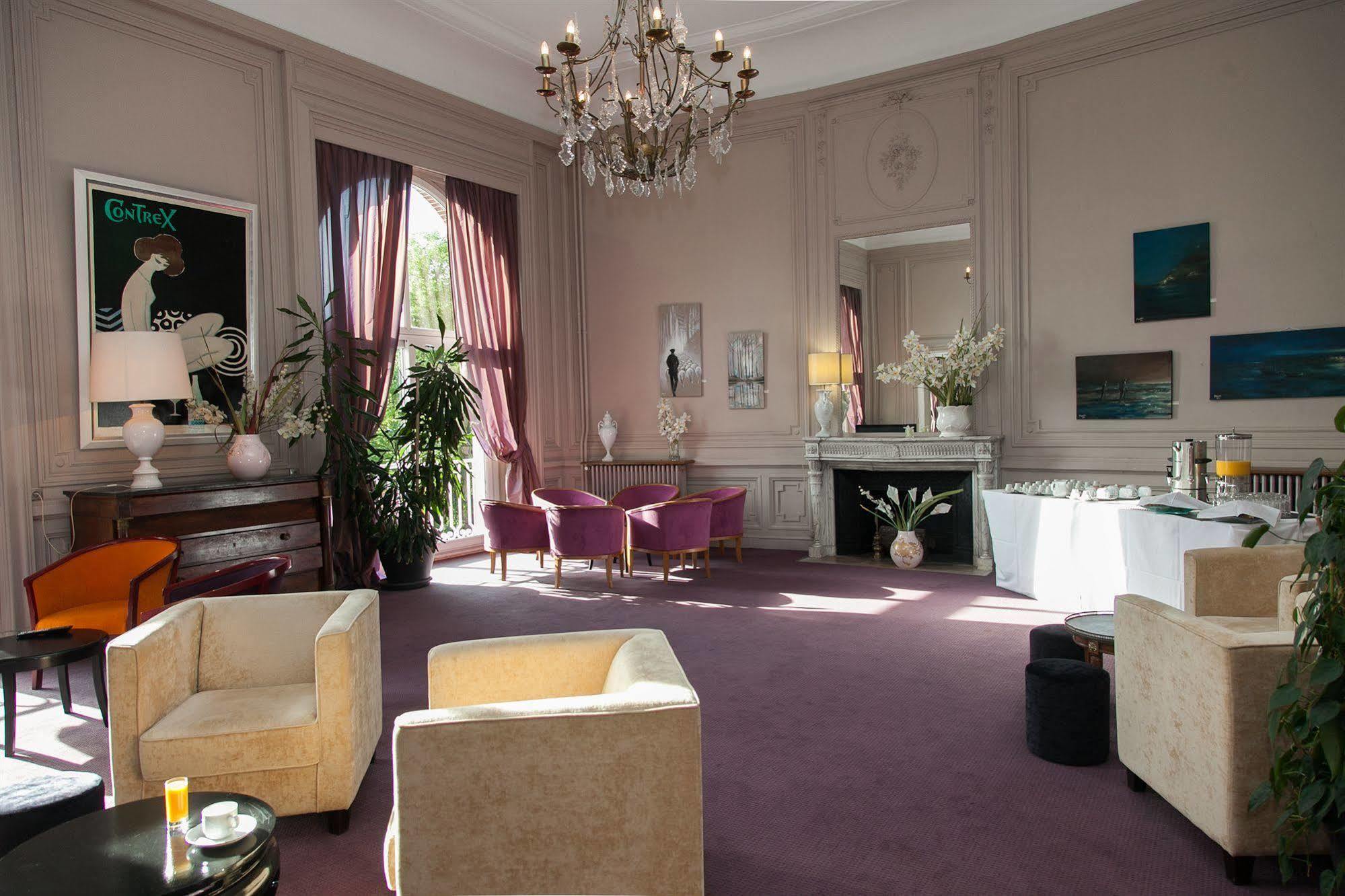 Hotel Cosmos & Spa Contrexéville Εξωτερικό φωτογραφία